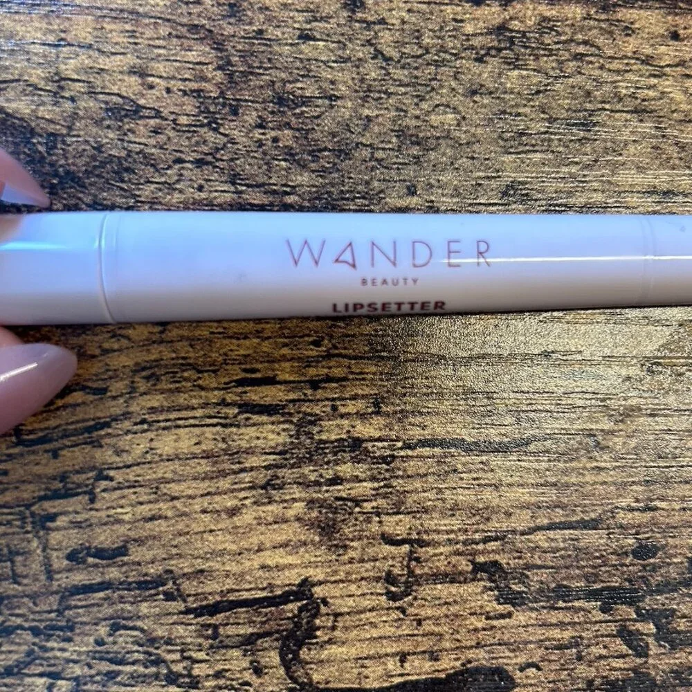 Wander Beauty Lipsetter Dual Lipstick & Liner Red Over Heels NIB 2-in-1 Lip Colo